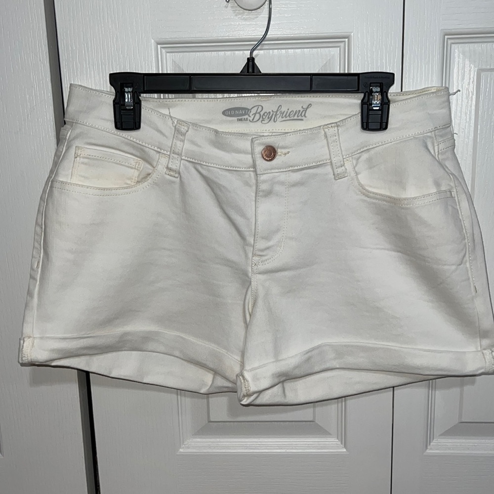 Old Navy White Jean Shorts | Size 8